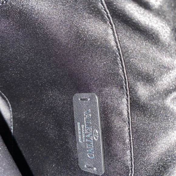 Large Valentino Garavani Leather Pouch Wristlet - Picture 5 of 5